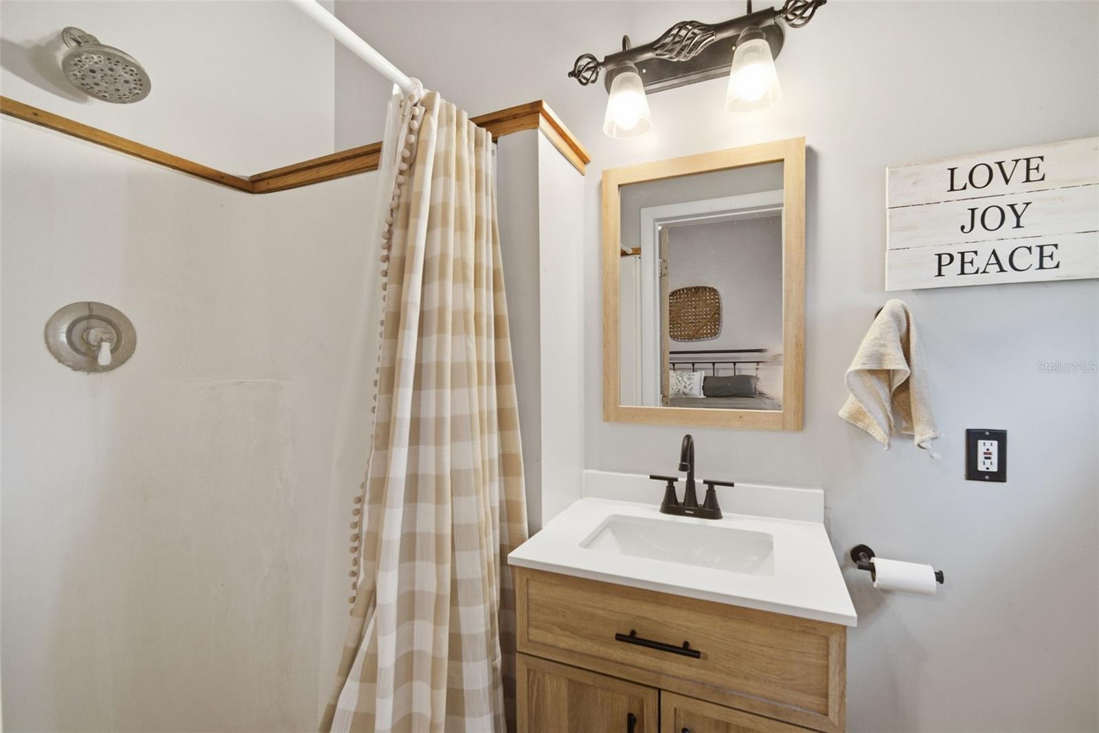 DEVANE & THOMAS - Residential