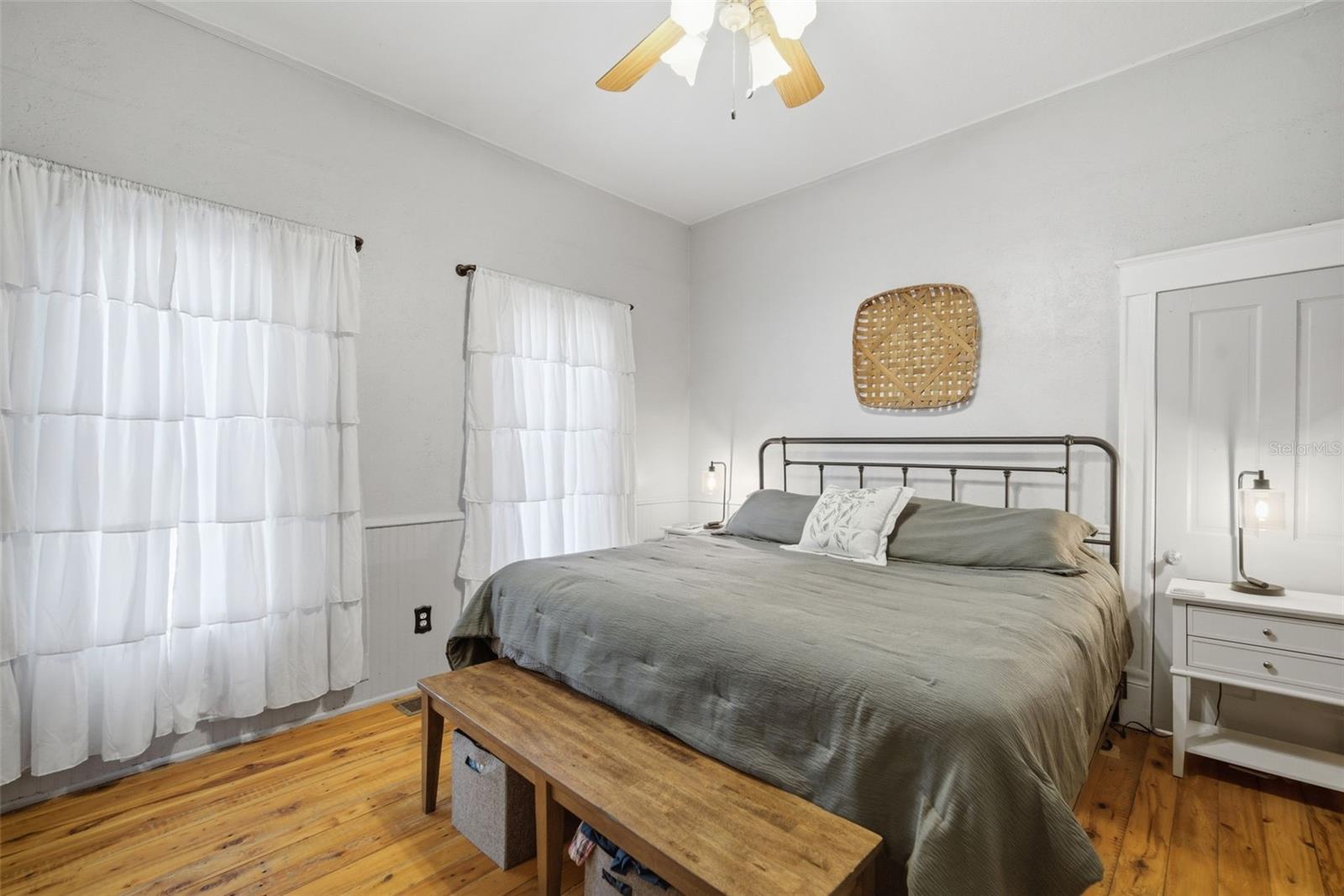 DEVANE & THOMAS - Residential
