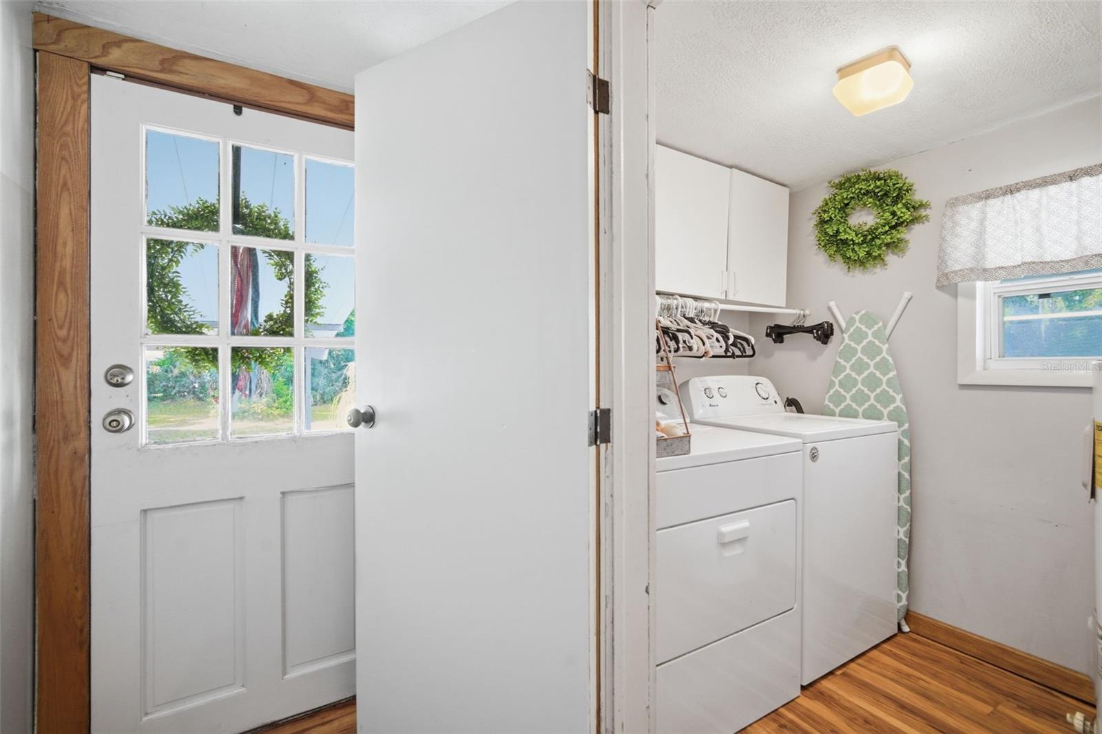 DEVANE & THOMAS - Residential