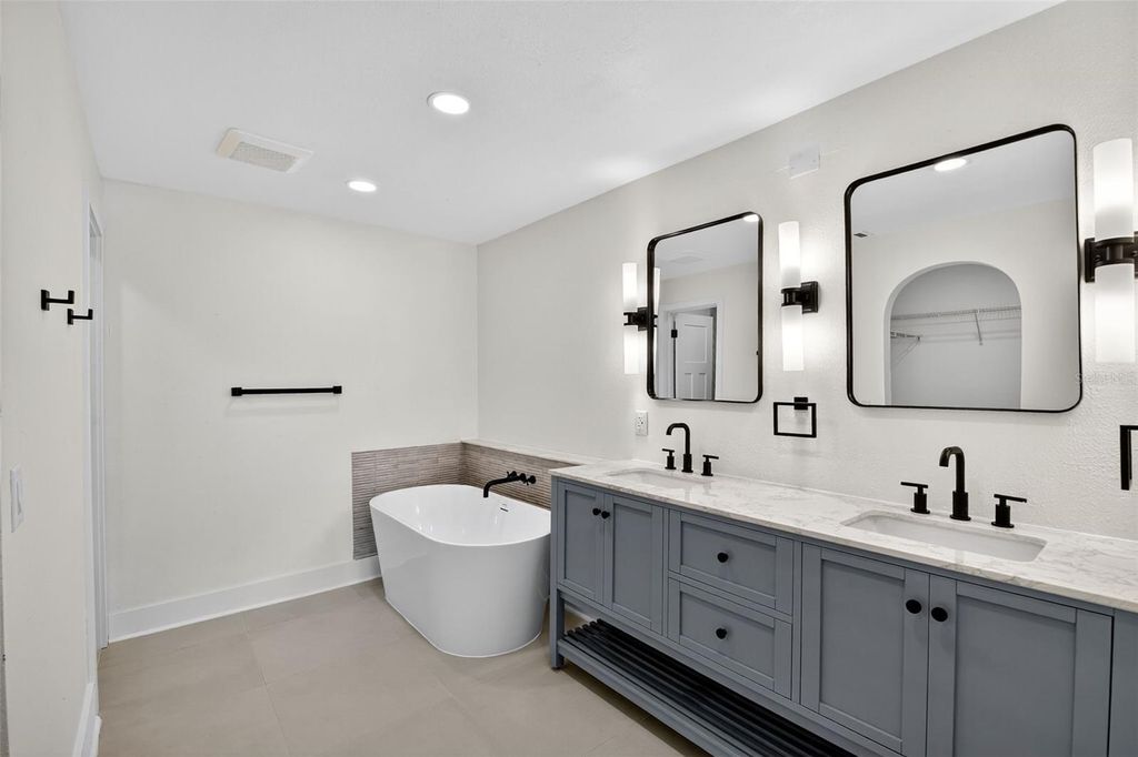 Photo of 372 Fairfield Drive, Sanford, FL 32771 (MLS # O6353729)