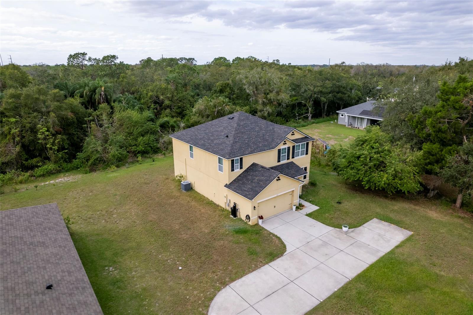 4162 ROBERTA DRIVE