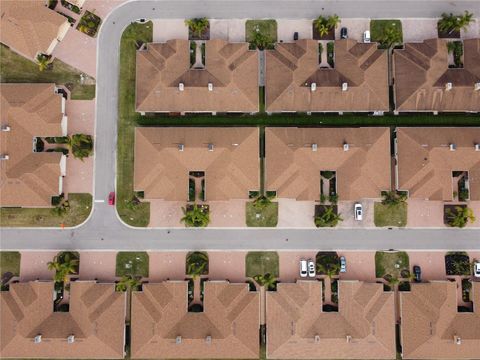 A home in WINTER HAVEN