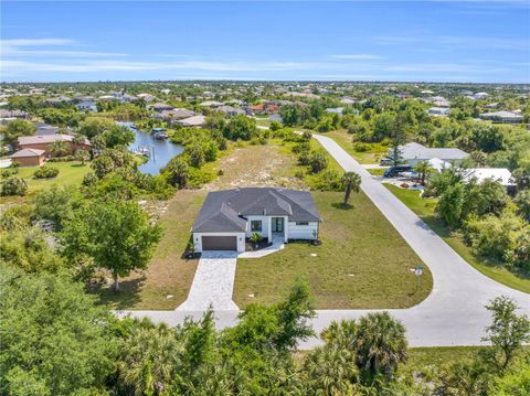 A home in PORT CHARLOTTE