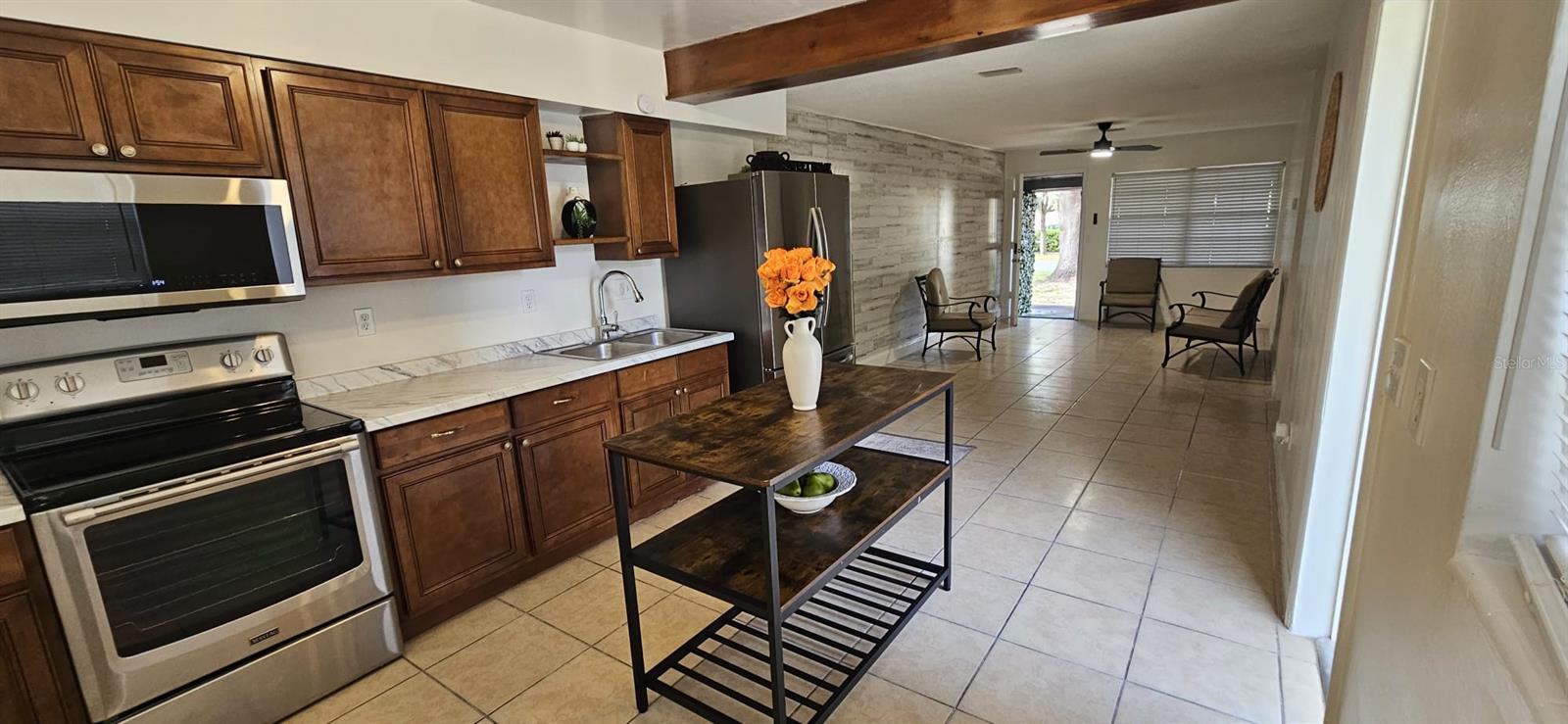 332 OLEANDER WAY