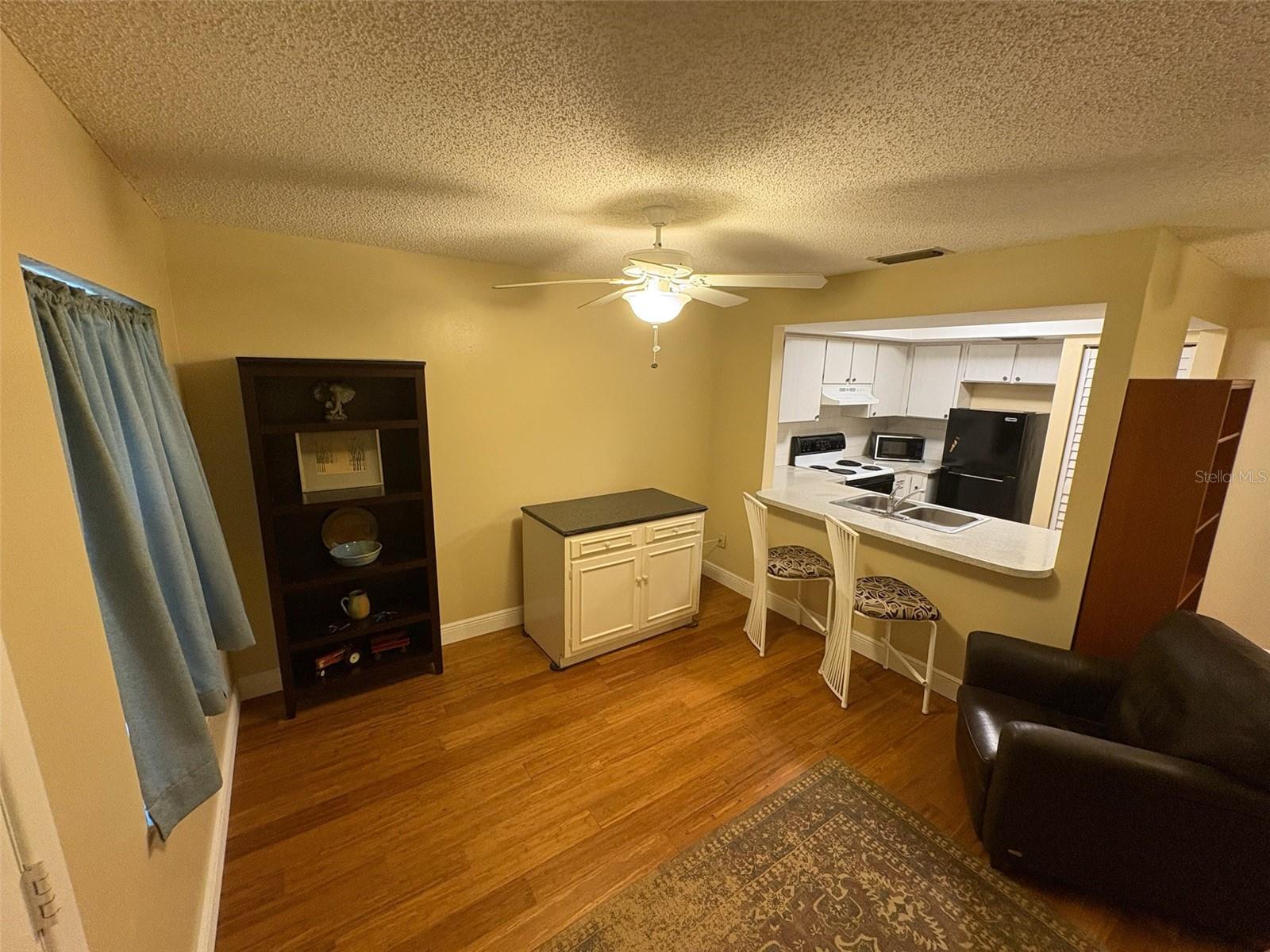 GREEN DOLPHIN PARK CONDO - Residential