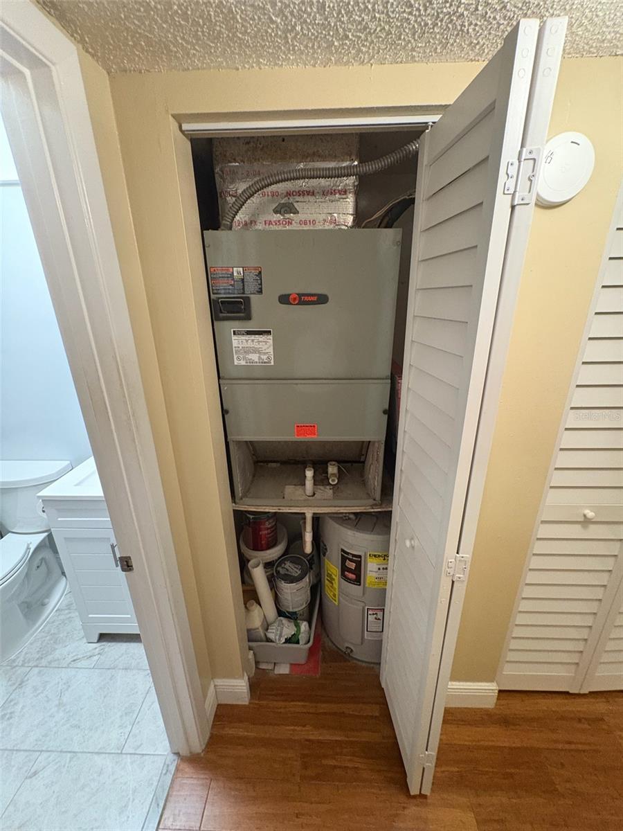 GREEN DOLPHIN PARK CONDO - Residential