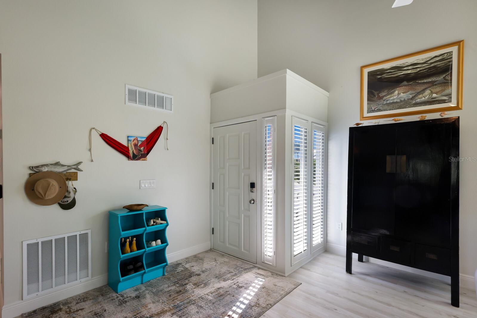 GOLDEN BEACH - Residential