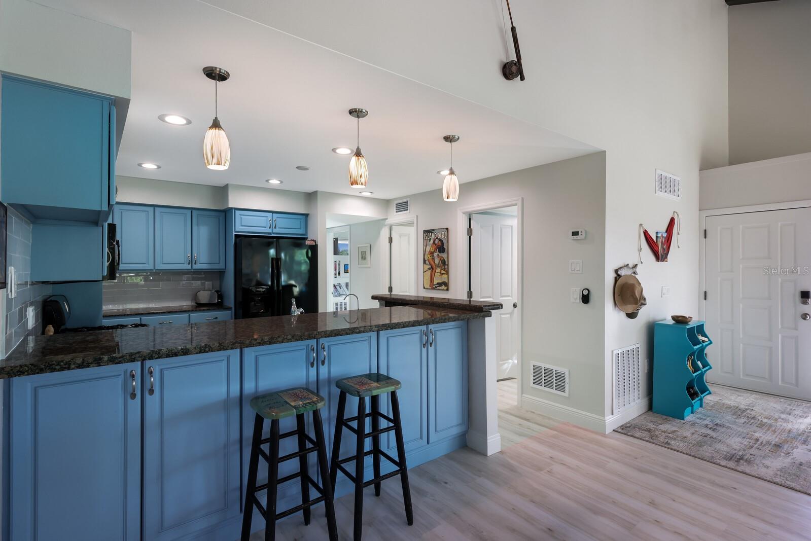 GOLDEN BEACH - Residential