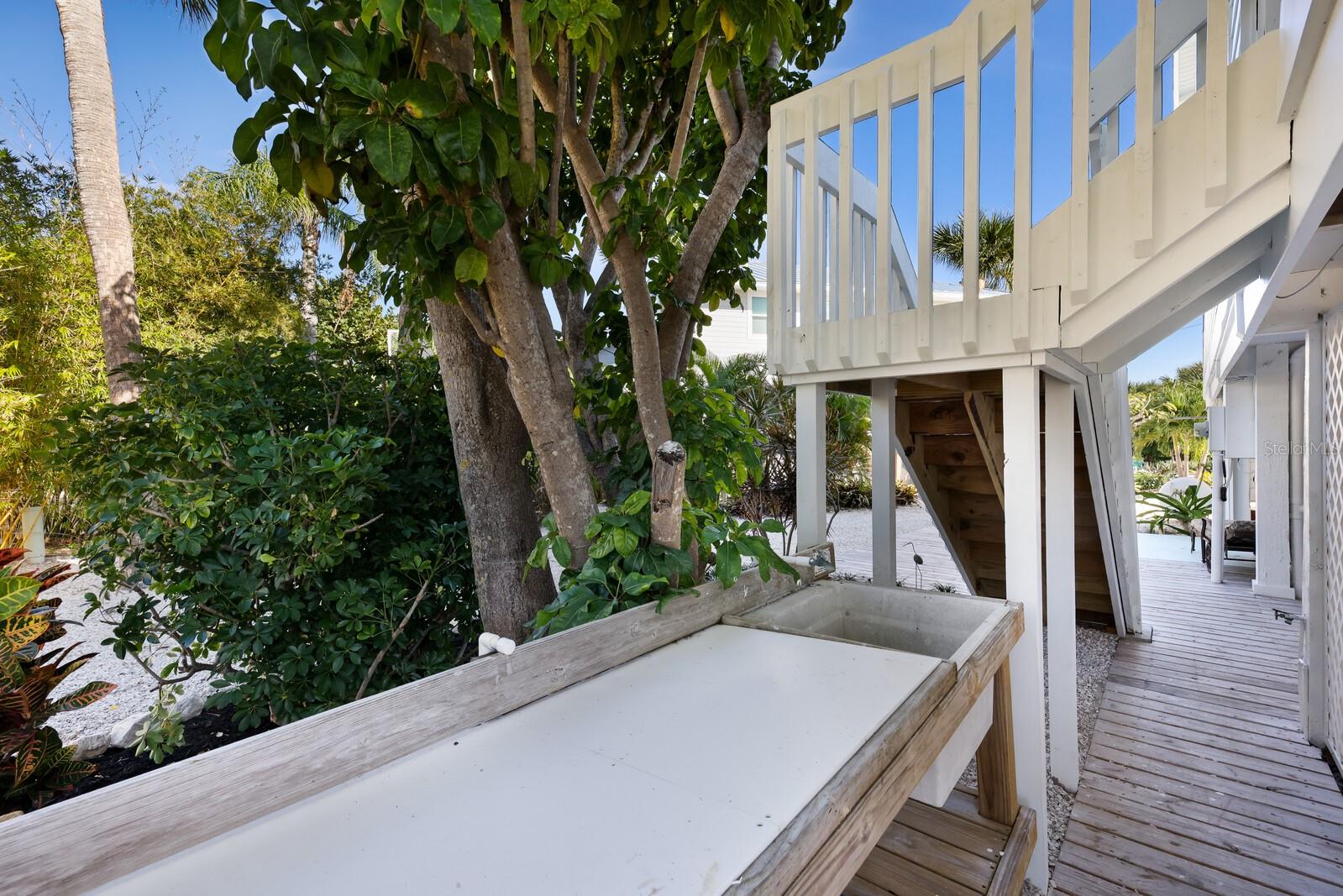 GOLDEN BEACH - Residential