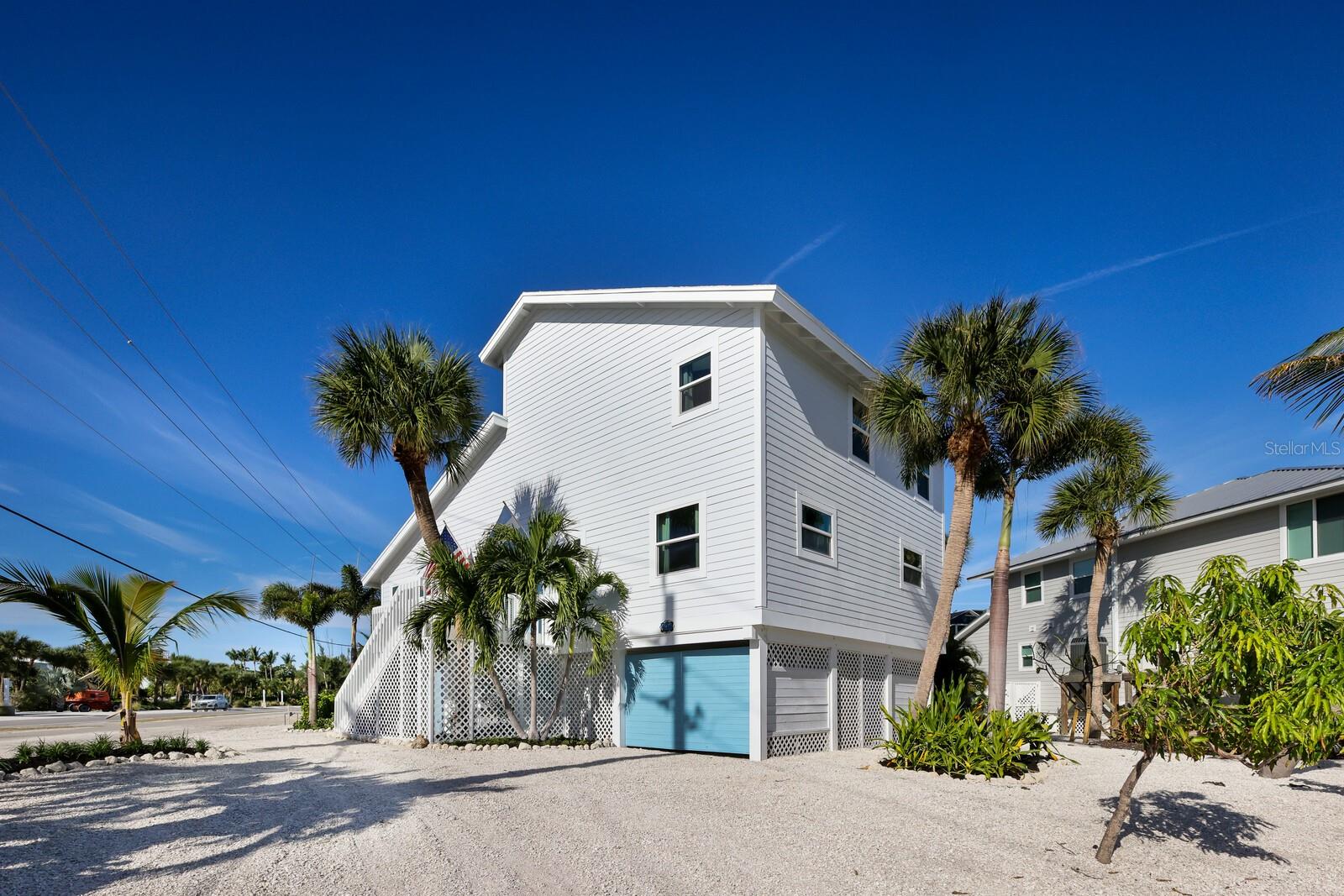 GOLDEN BEACH - Residential