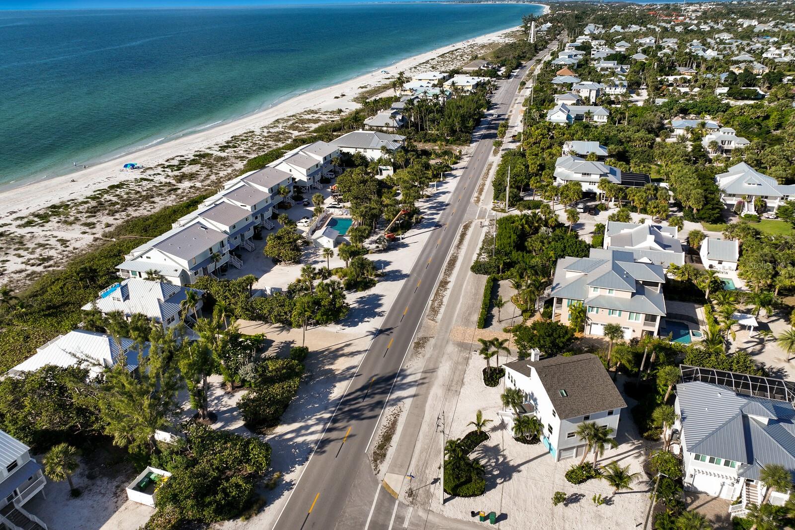 GOLDEN BEACH - Residential