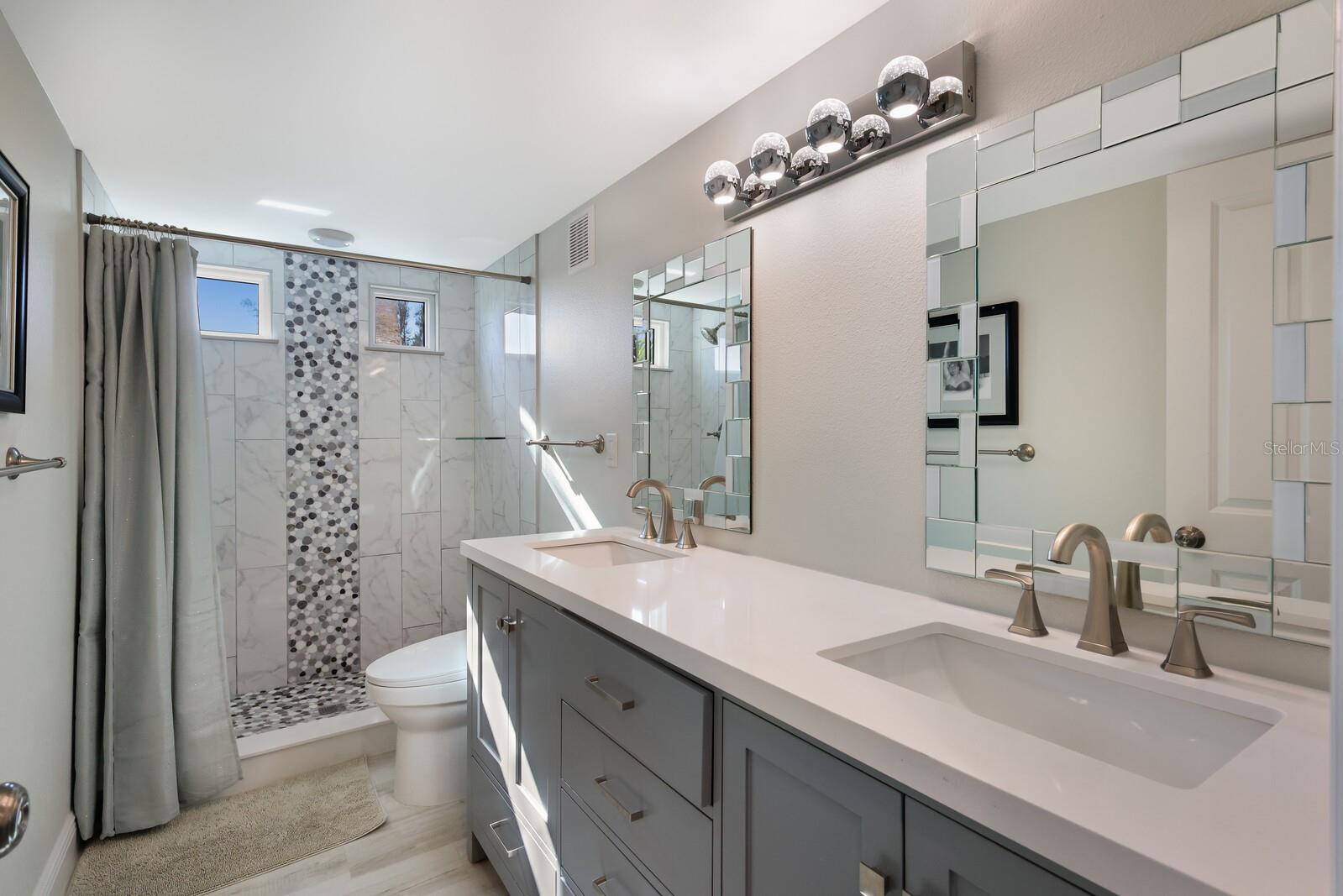 GOLDEN BEACH - Residential