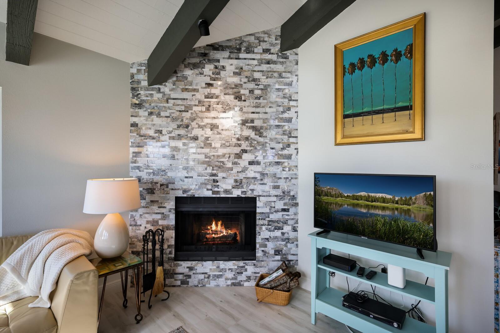 GOLDEN BEACH - Residential