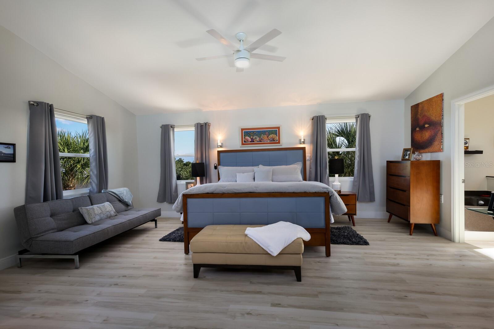 GOLDEN BEACH - Residential