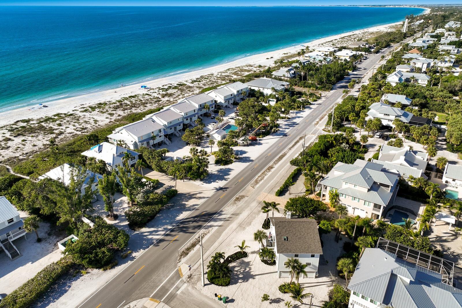 GOLDEN BEACH - Residential