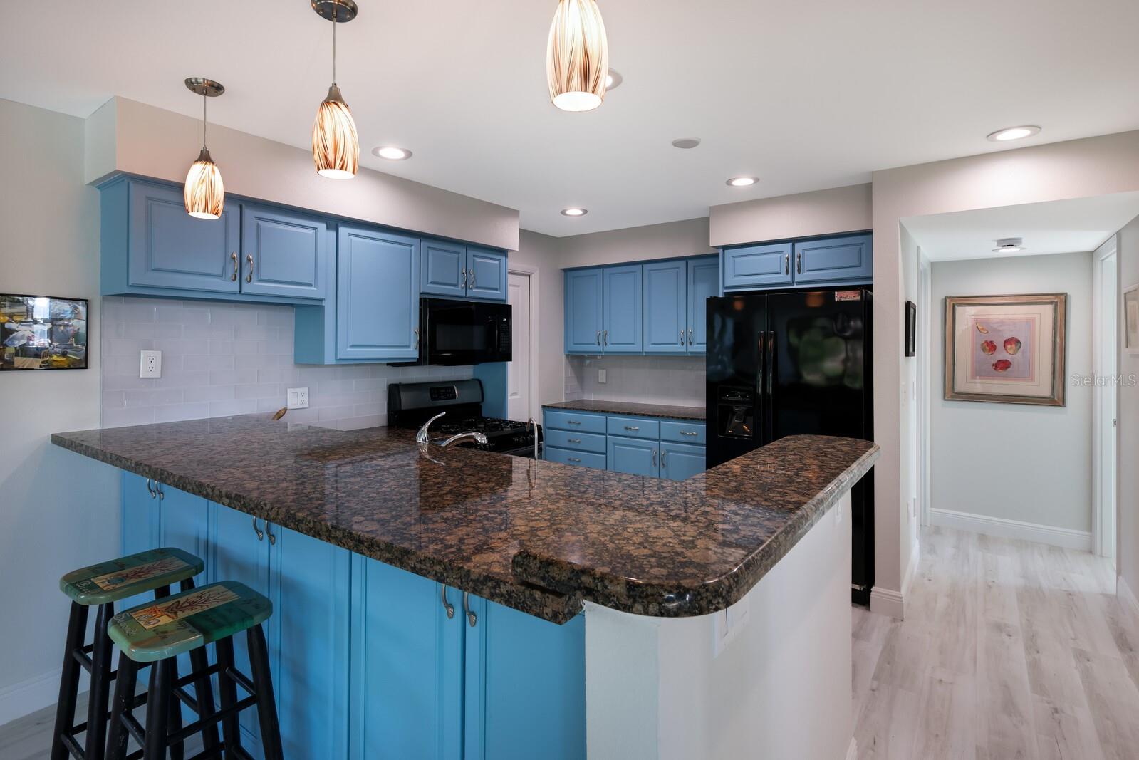 GOLDEN BEACH - Residential