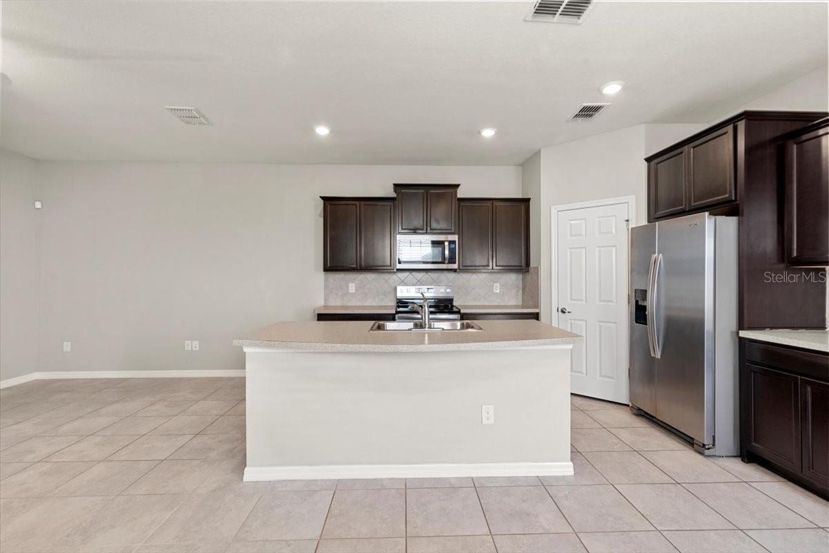 5344 SYLVESTER LOOP