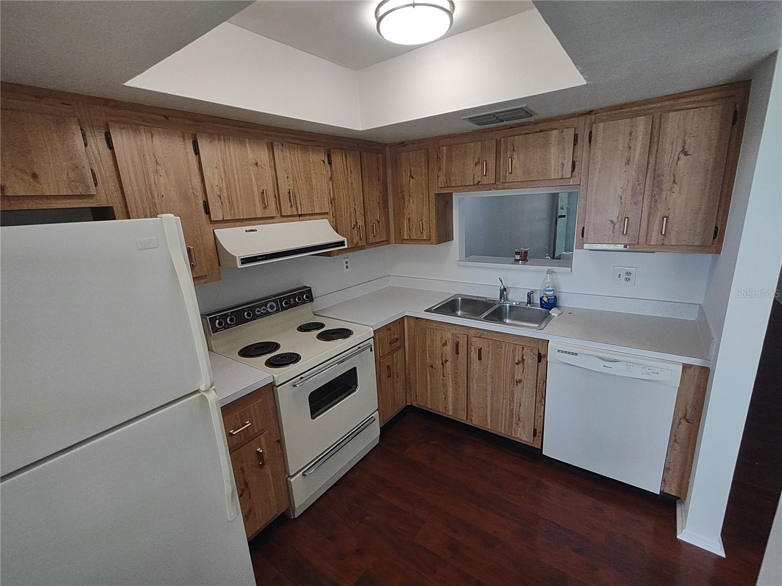 2465 NORTHSIDE DRIVE 906