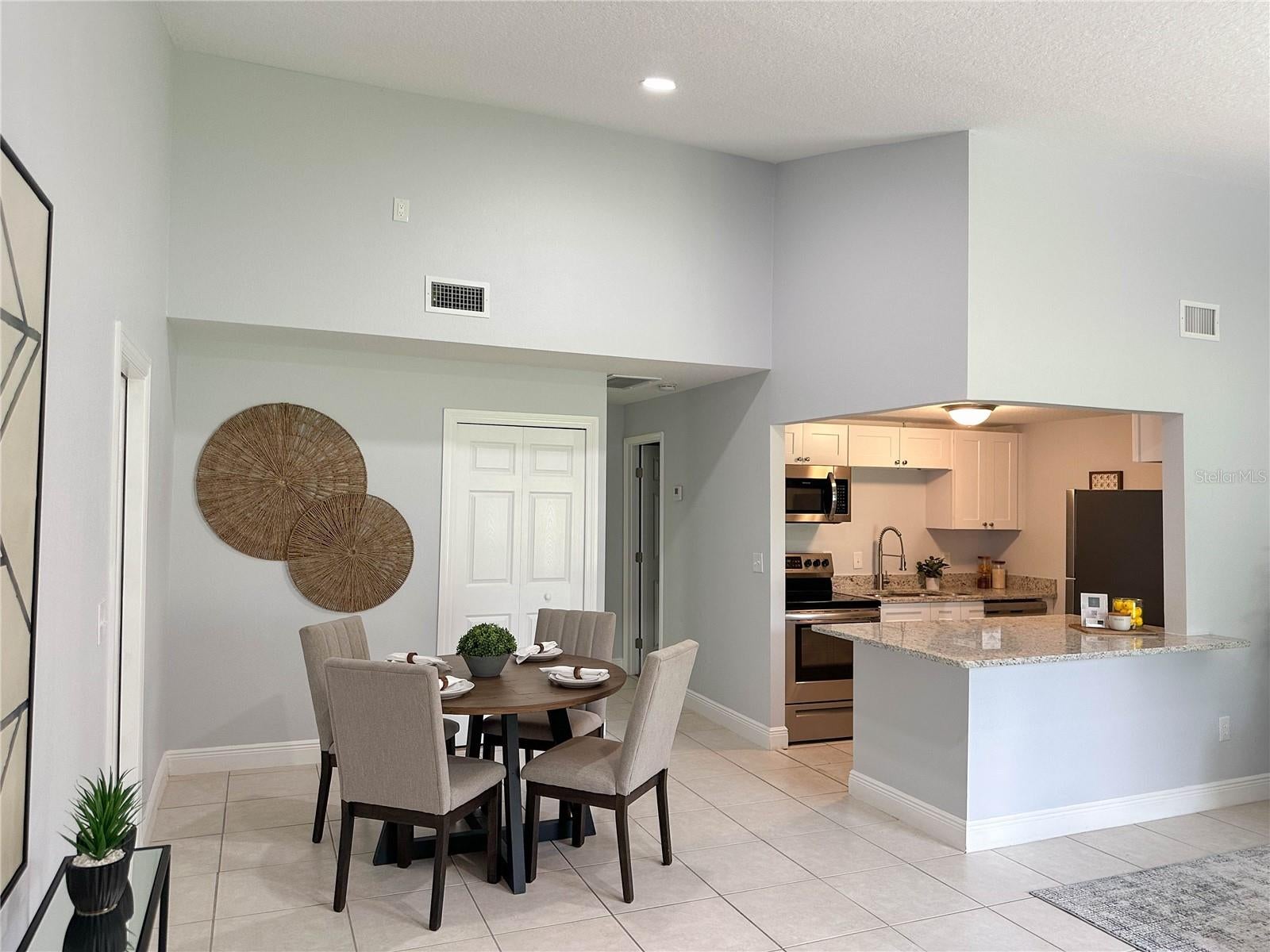 23 COUNTRY CLUB DRIVE B - Photo 2