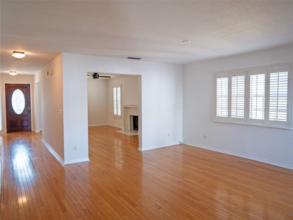 Photo of 325 17th Avenue NE, St Petersburg, FL 33704 (MLS # TB8476820)