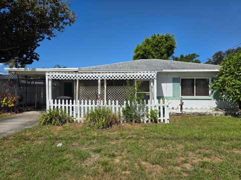 Photo of 2015 58th Street S, Gulfport, FL 33707 (MLS # TB8538798)