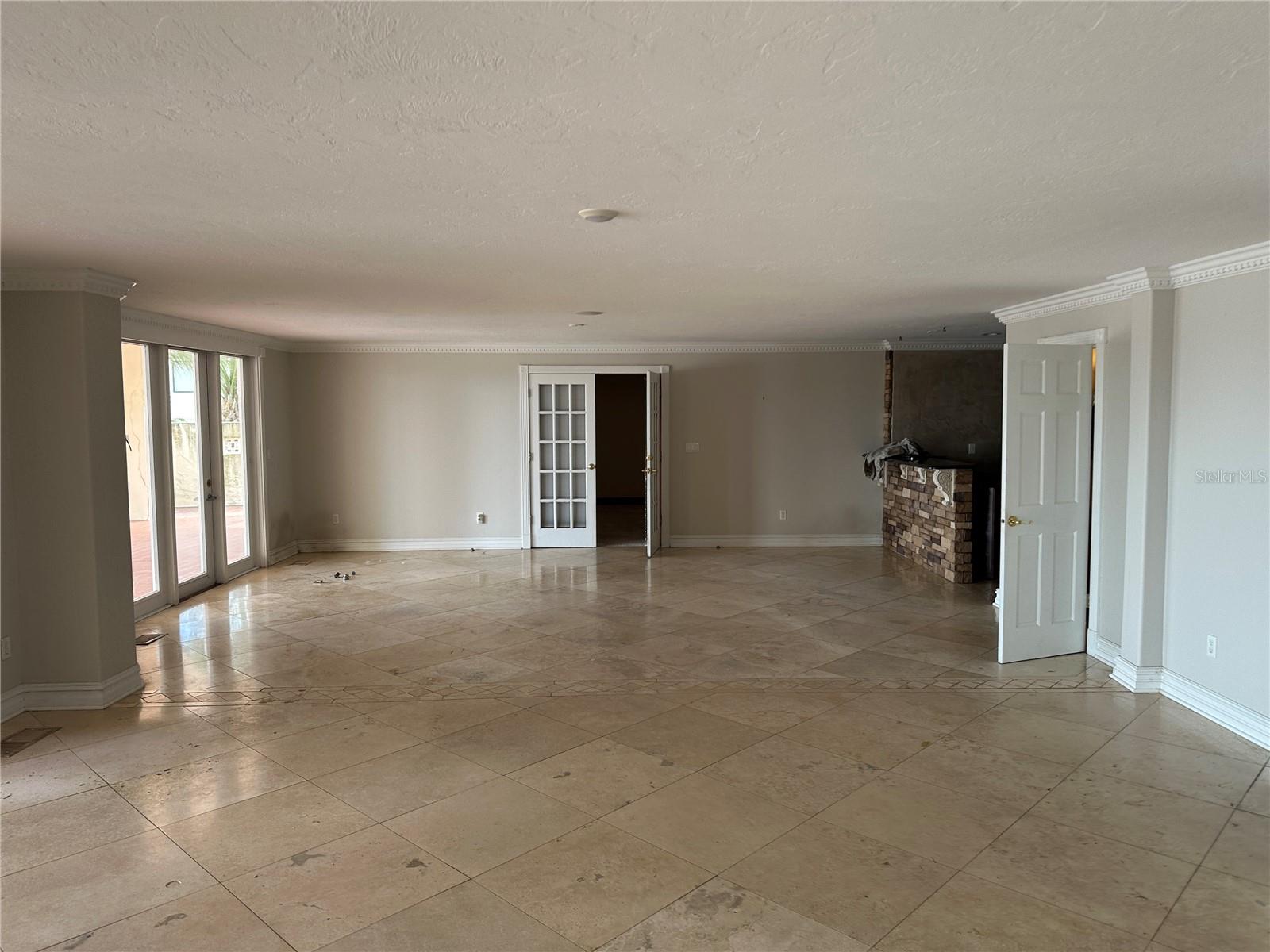 CORONADO SHORES - Residential
