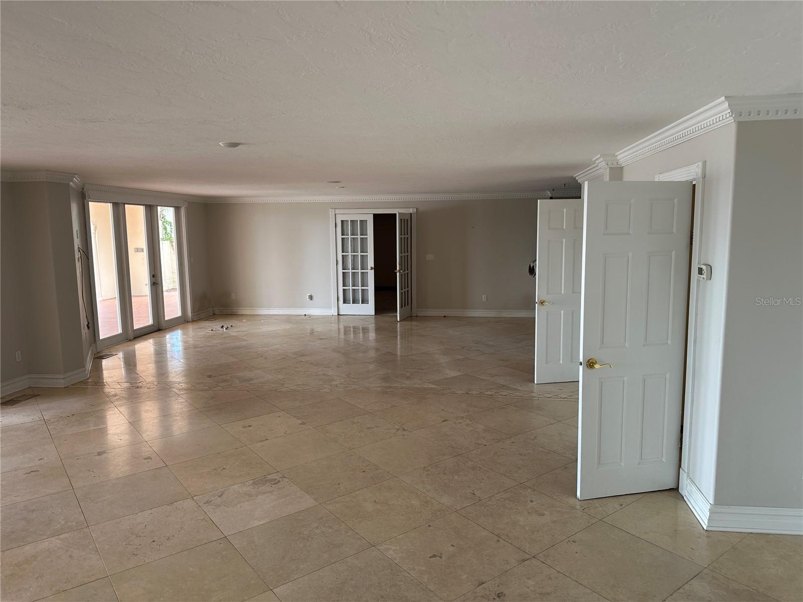 CORONADO SHORES - Residential