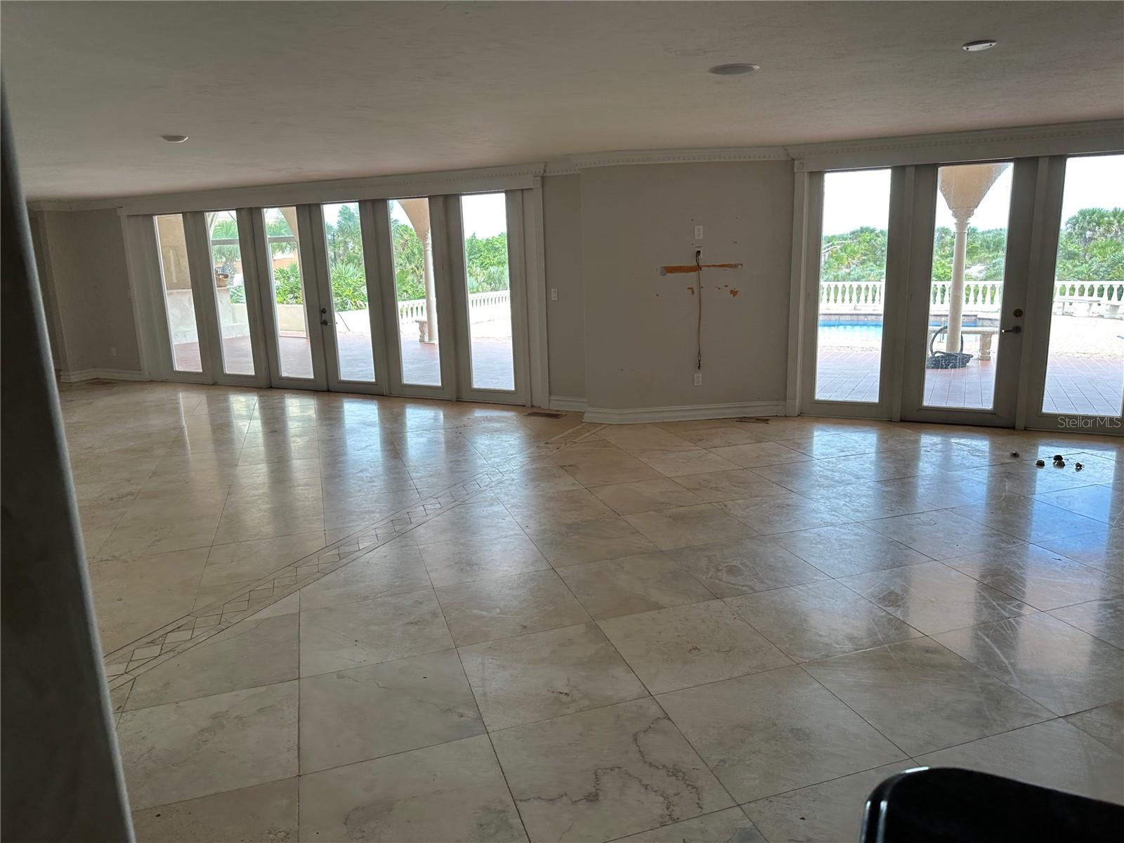 CORONADO SHORES - Residential