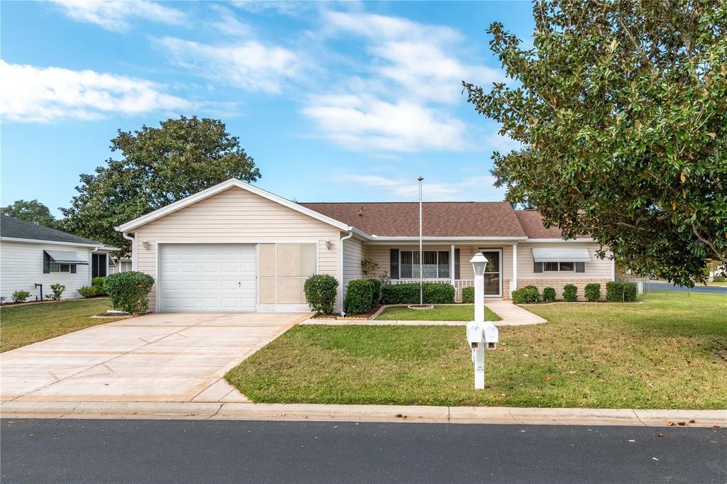 Photo of 13710 SW 112th Circle, Dunnellon, FL 34432 (MLS # OM713262)