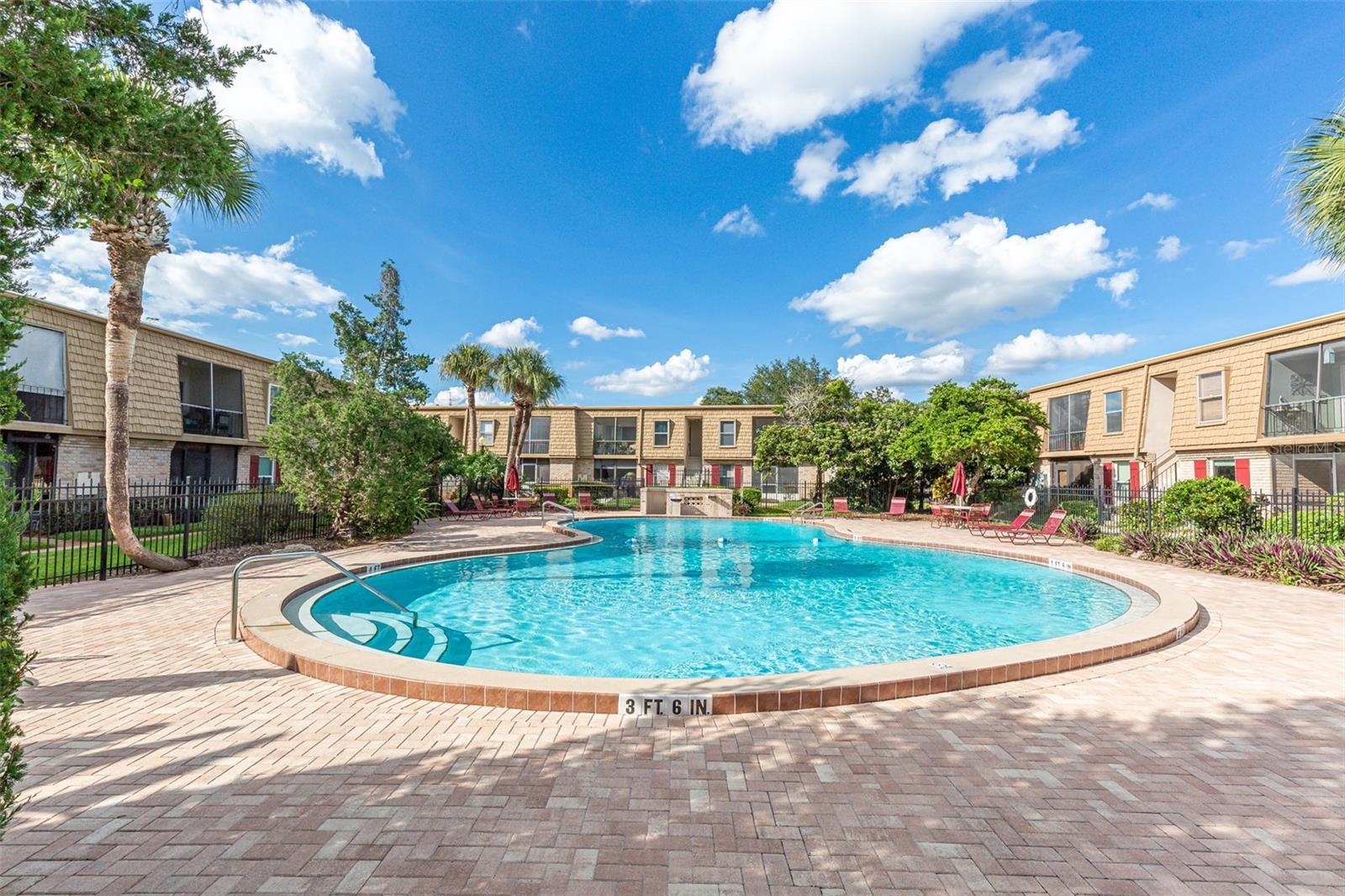 FOUR SEASONS CONDO - Residential