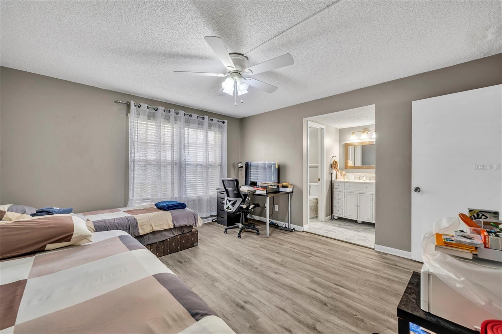 FOUR SEASONS CONDO - Residential