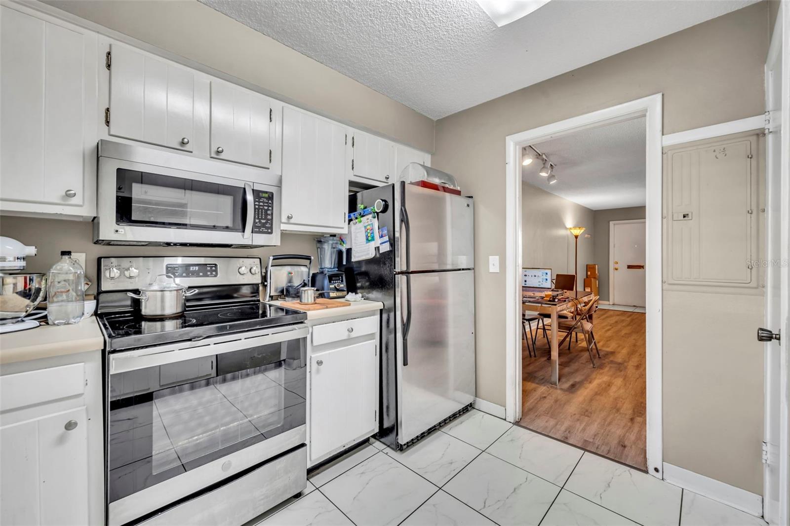 FOUR SEASONS CONDO - Residential