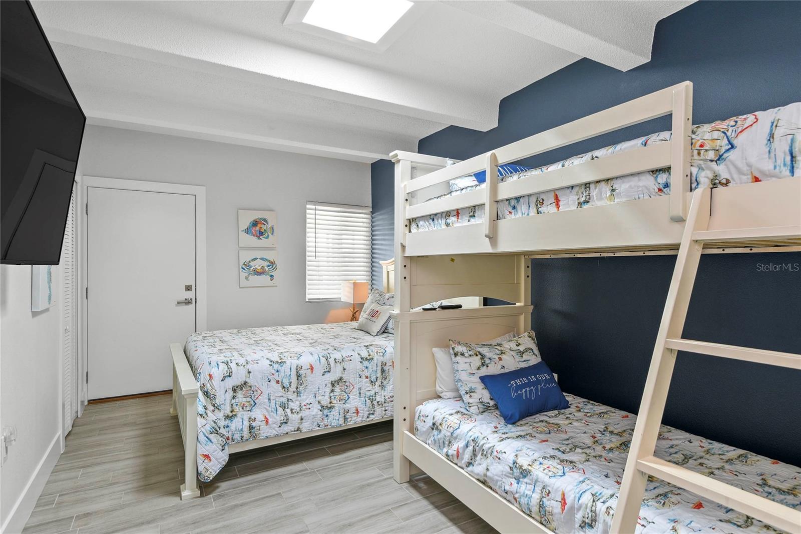 SOUTHEASTER CONDO - Residential