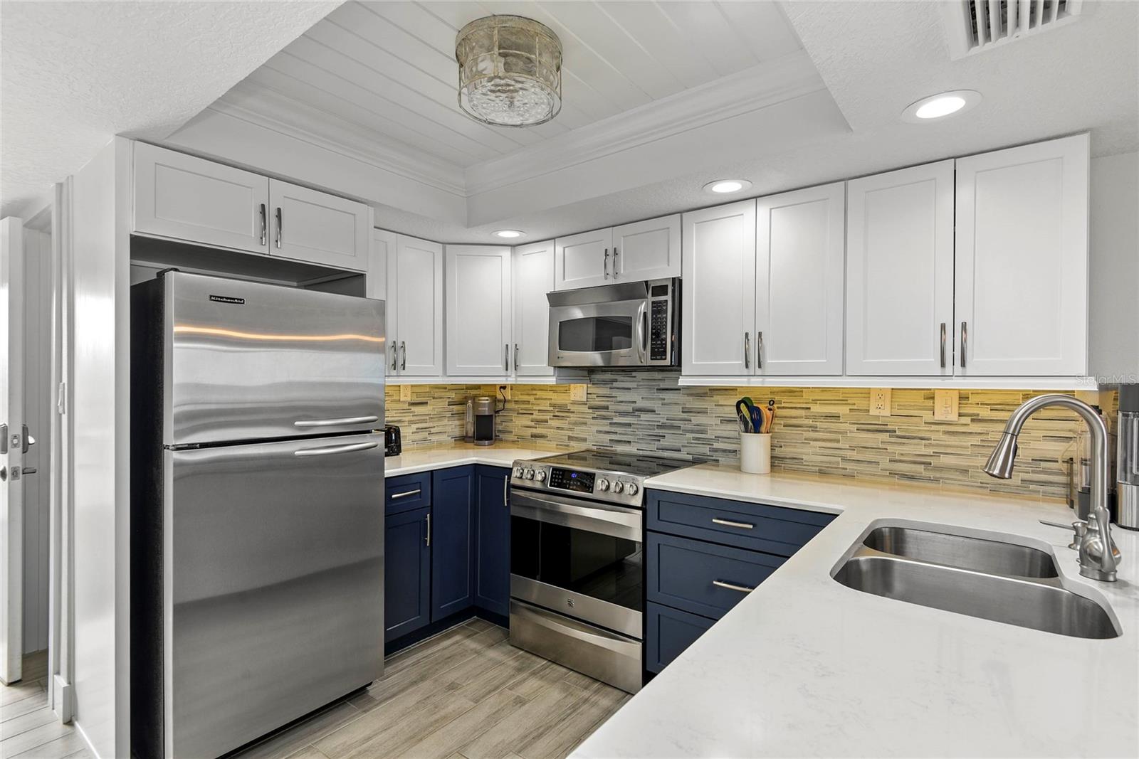 SOUTHEASTER CONDO - Residential