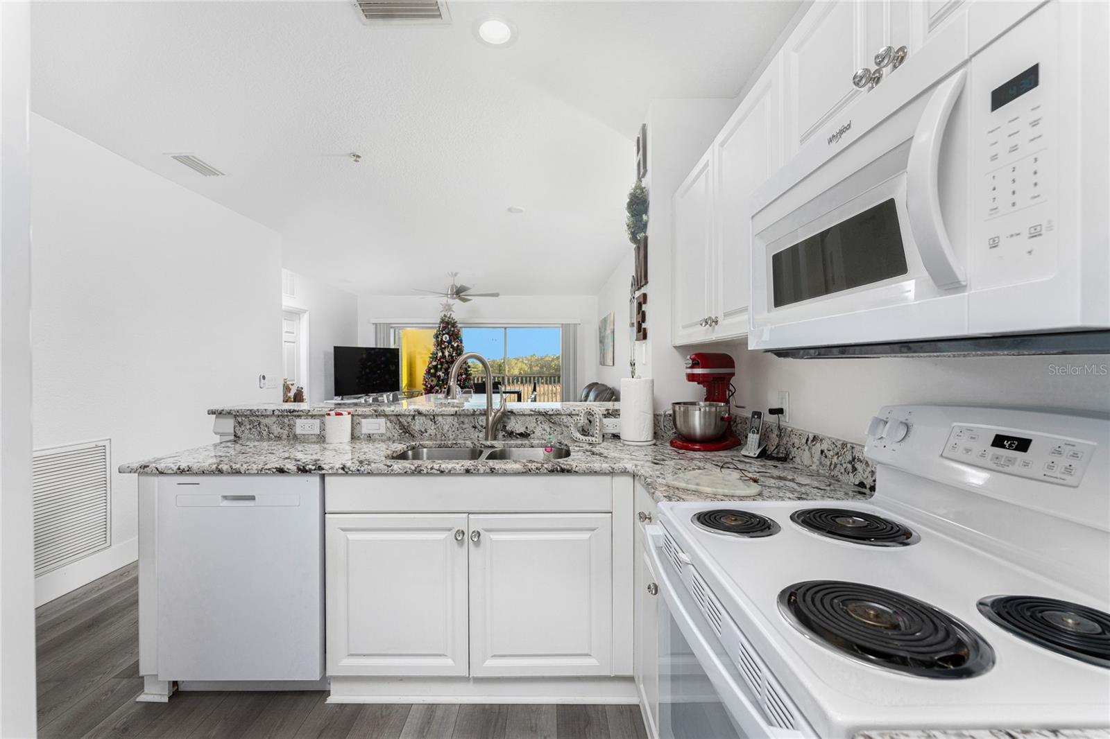 LAKE VIEW V/HERITAGE LAKE PARK - Residential