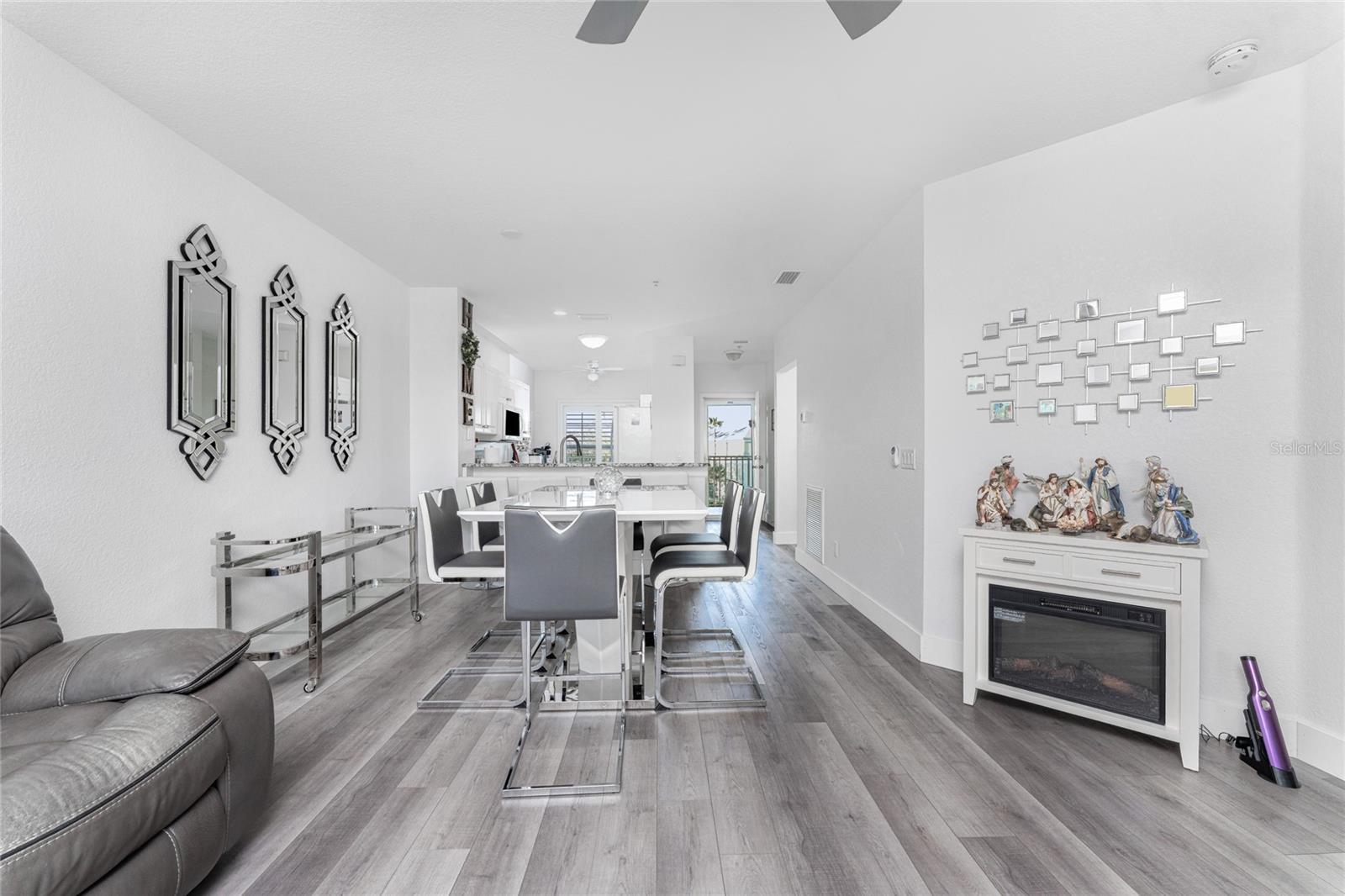 LAKE VIEW V/HERITAGE LAKE PARK - Residential