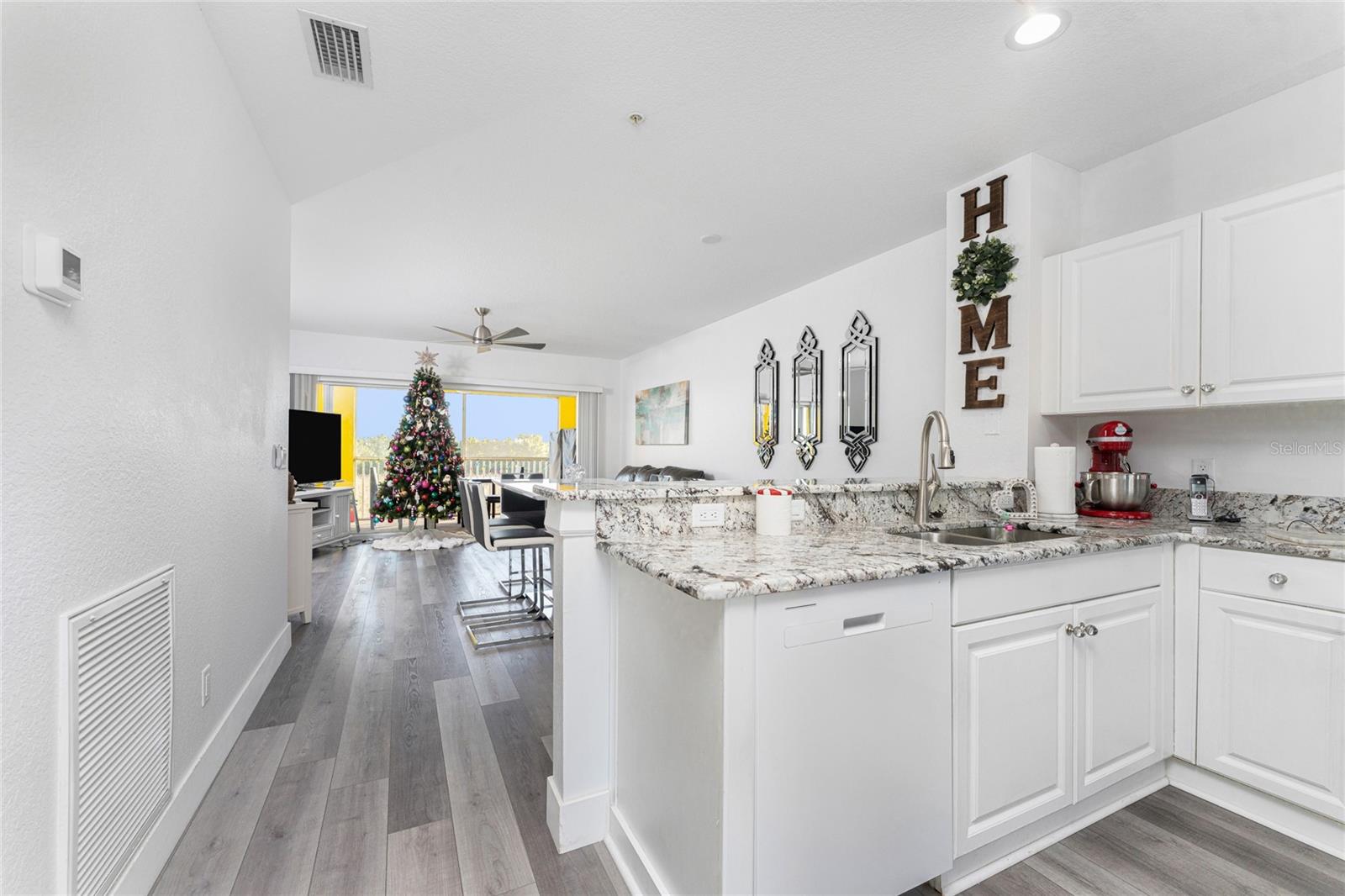 LAKE VIEW V/HERITAGE LAKE PARK - Residential