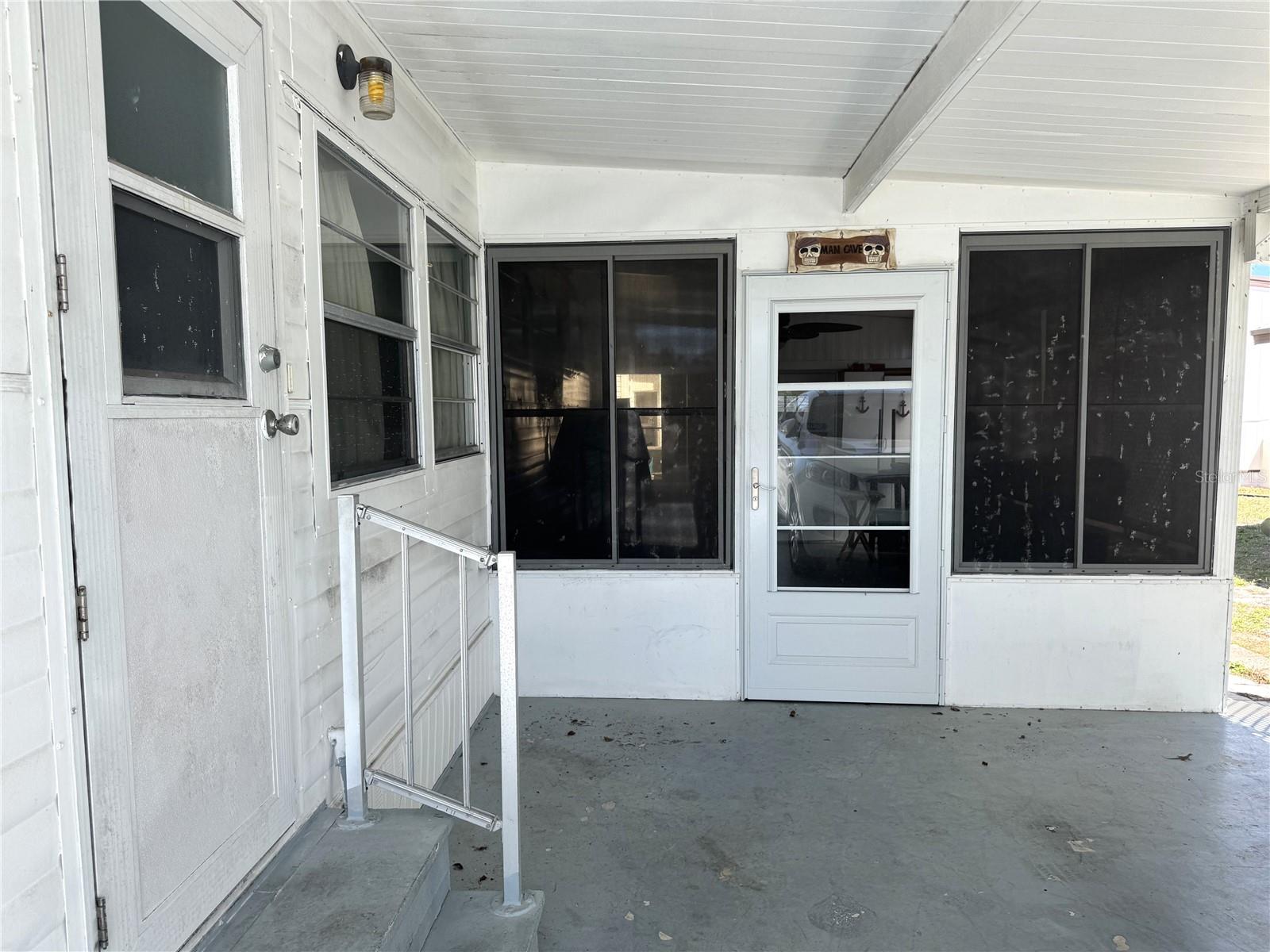 254 SOUTHWINDS DRIVE