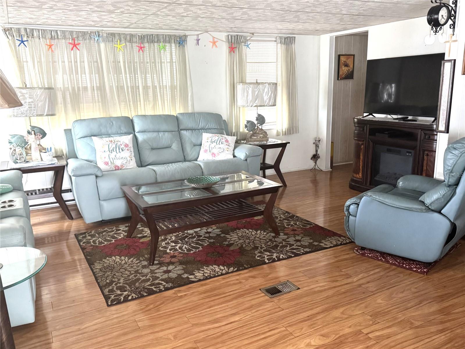 254 SOUTHWINDS DRIVE