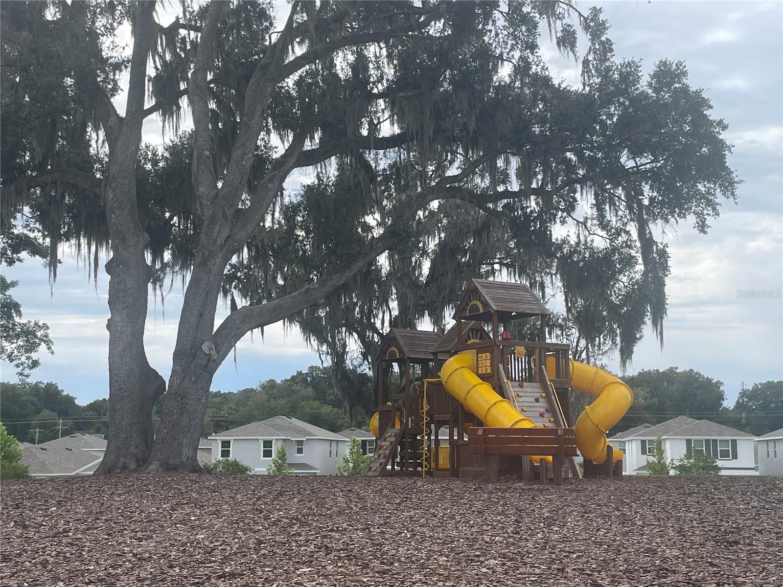 SUWANNEE LAKESIDE PH 2 & 3 - Residential Lease