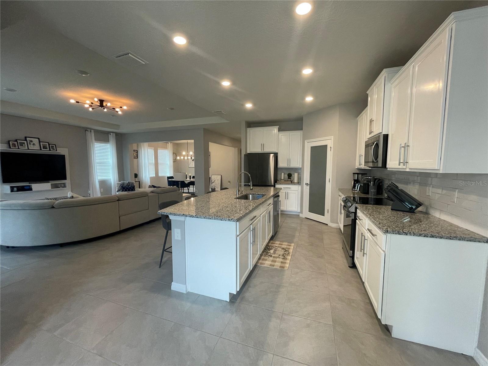 SUWANNEE LAKESIDE PH 2 & 3 - Residential Lease