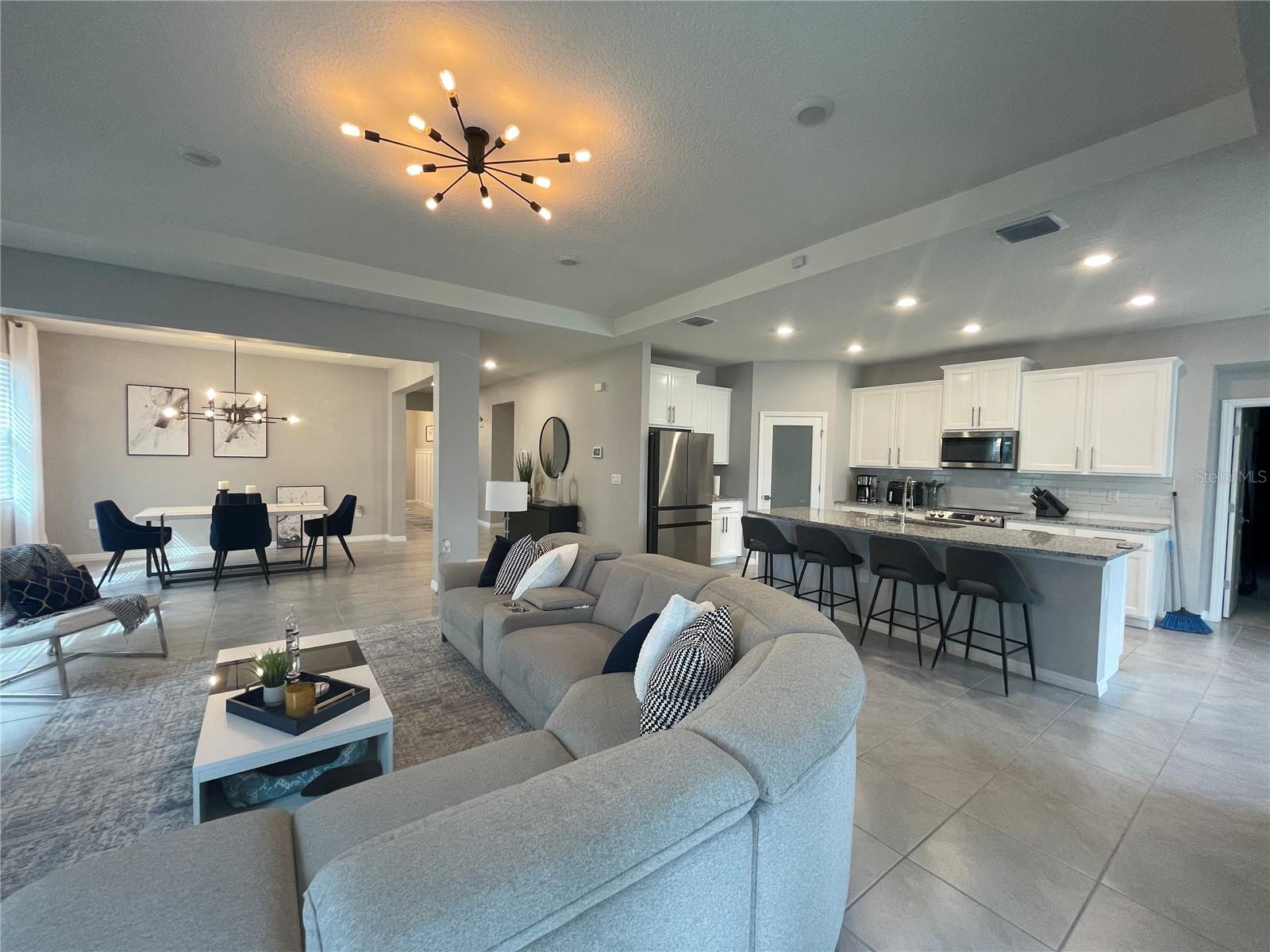 SUWANNEE LAKESIDE PH 2 & 3 - Residential Lease