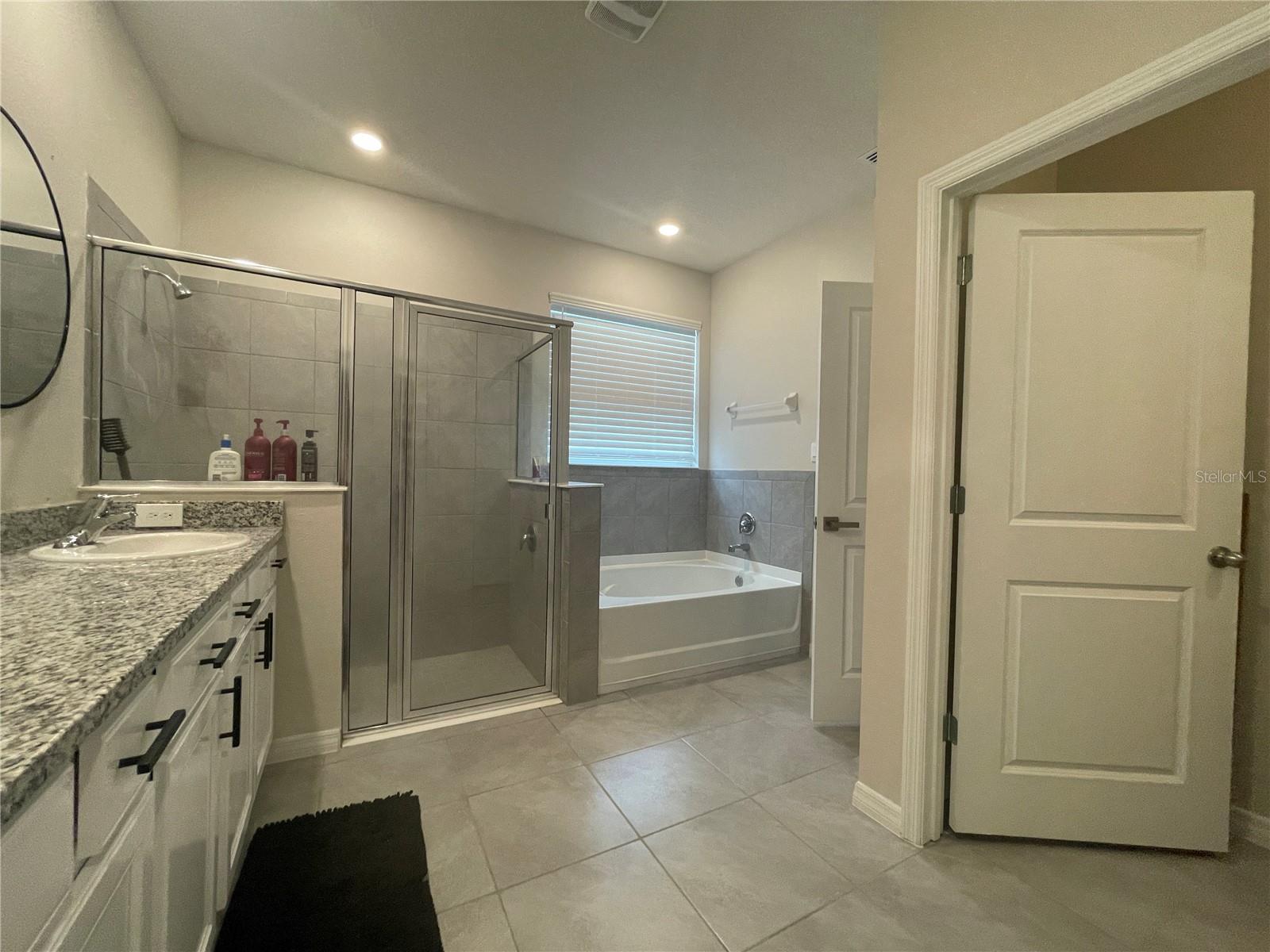 SUWANNEE LAKESIDE PH 2 & 3 - Residential Lease