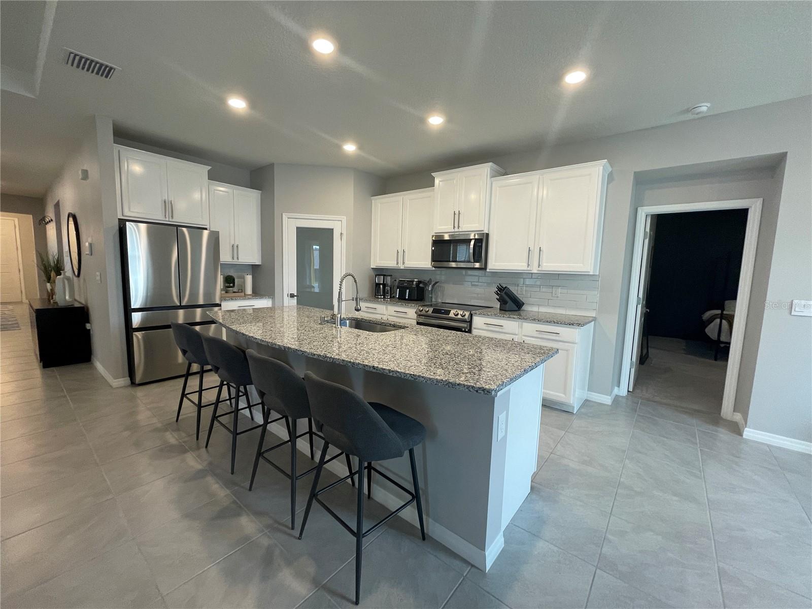 SUWANNEE LAKESIDE PH 2 & 3 - Residential Lease