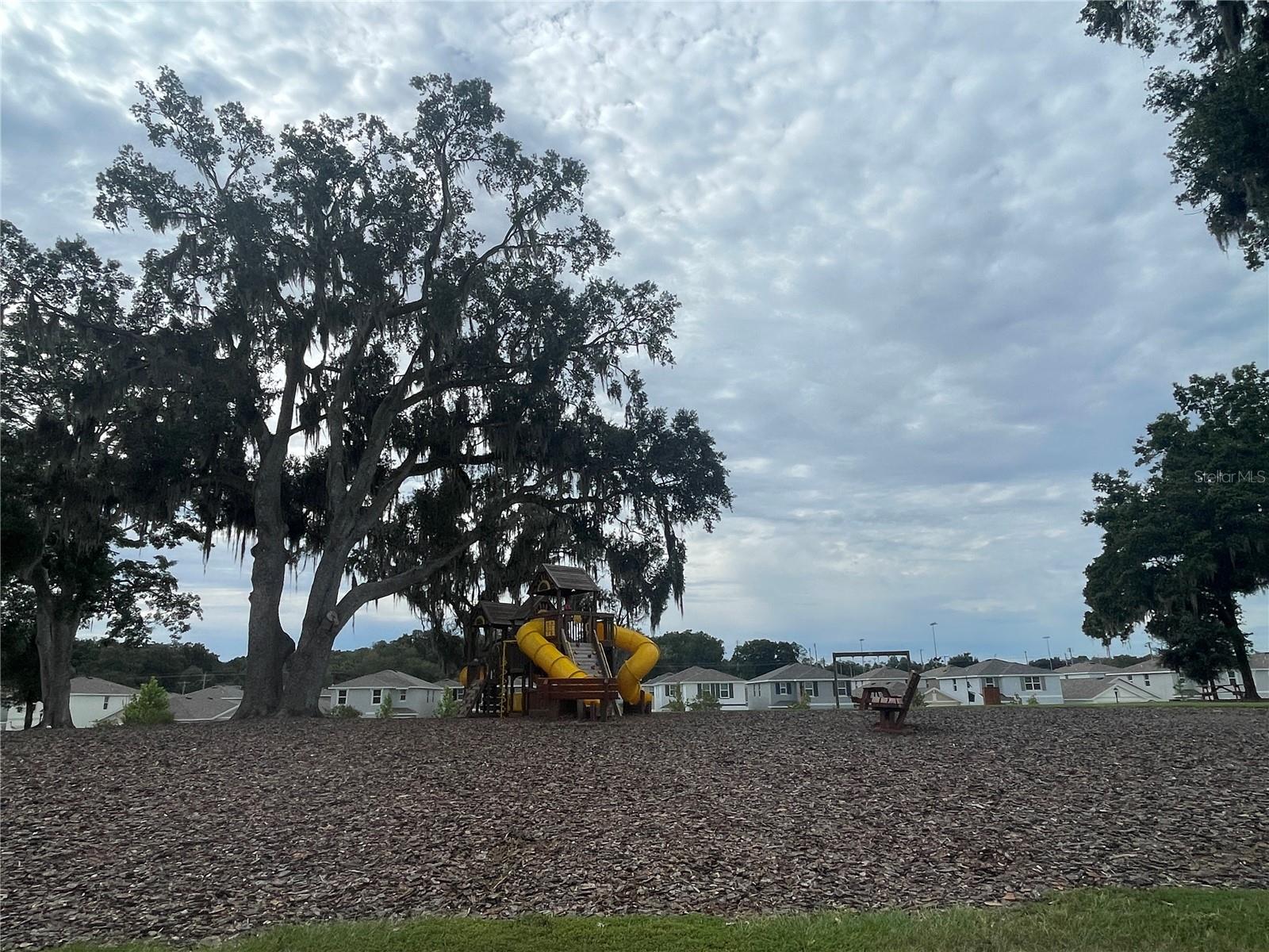 SUWANNEE LAKESIDE PH 2 & 3 - Residential Lease