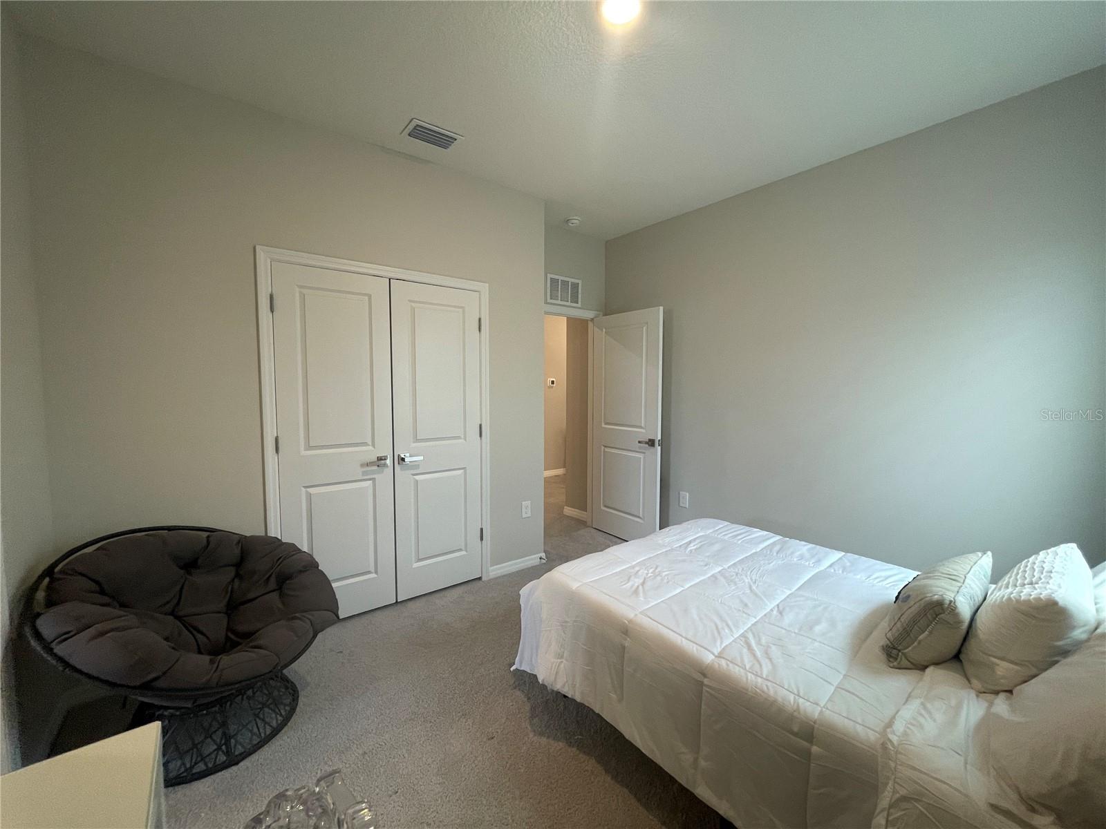 SUWANNEE LAKESIDE PH 2 & 3 - Residential Lease