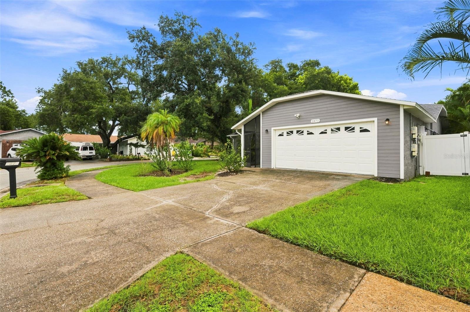 2475 GULFBREEZE CIRCLE