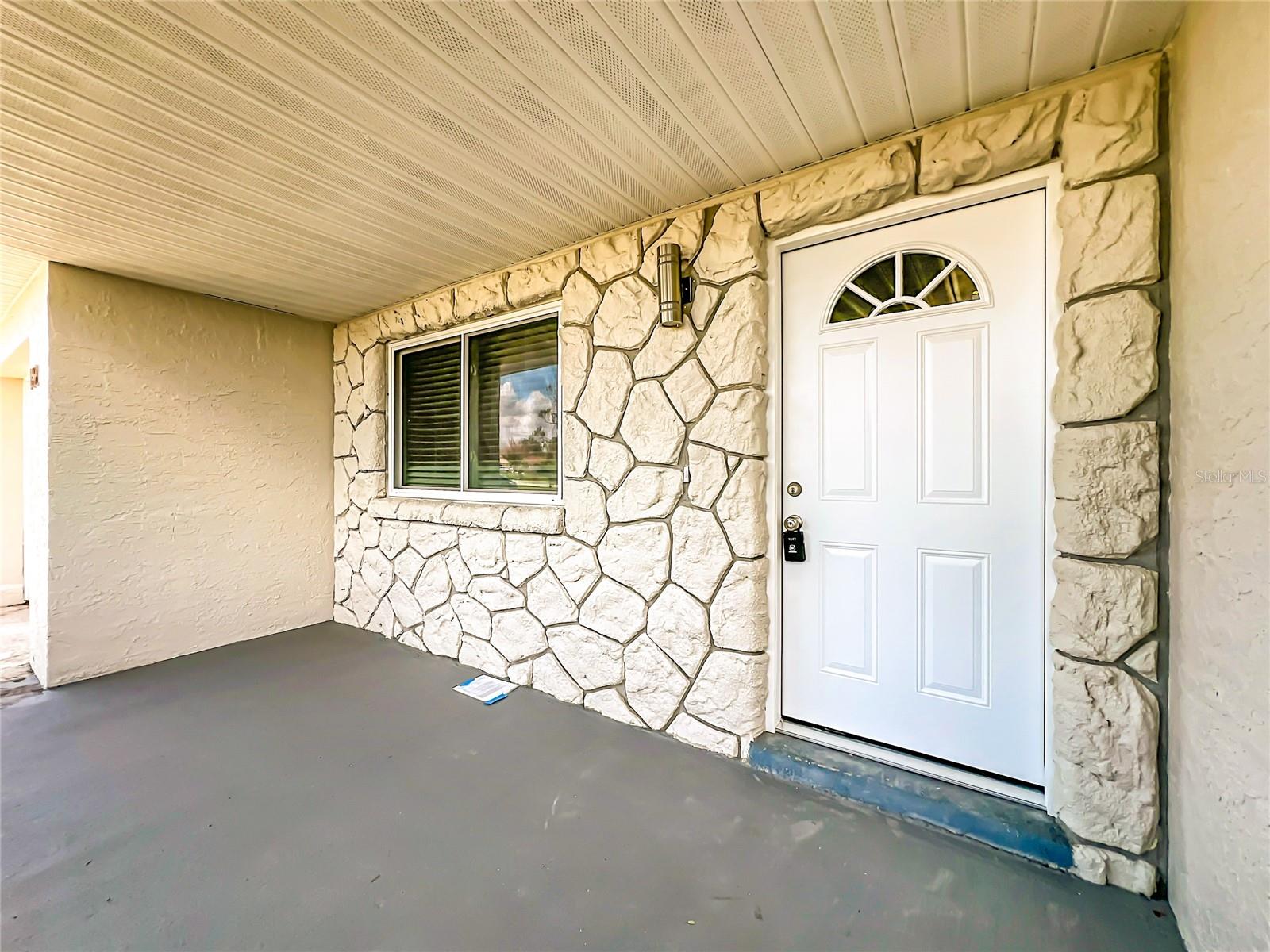 150 S KENNETH COURT