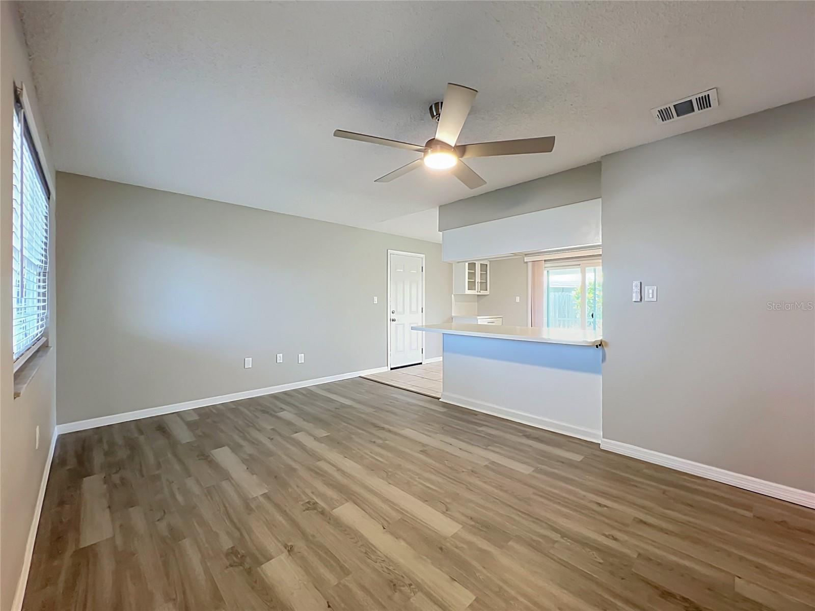 150 S KENNETH COURT