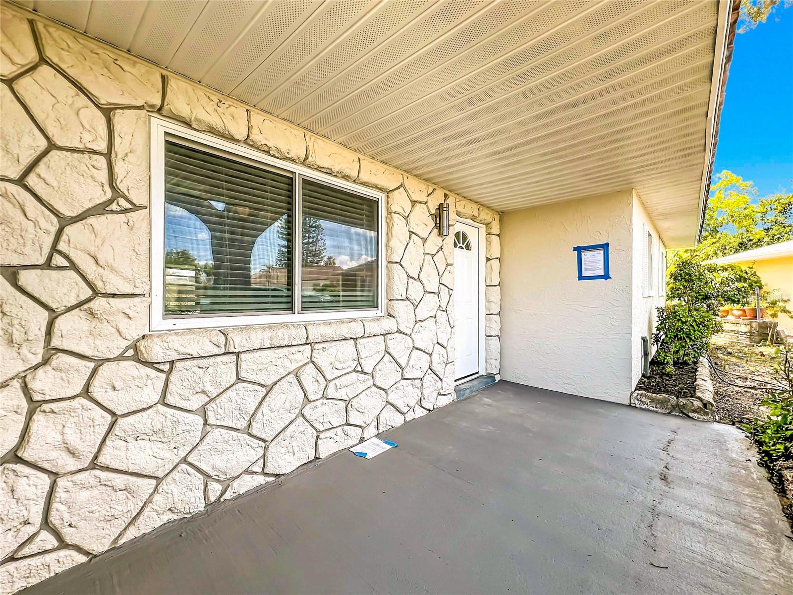 150 S KENNETH COURT